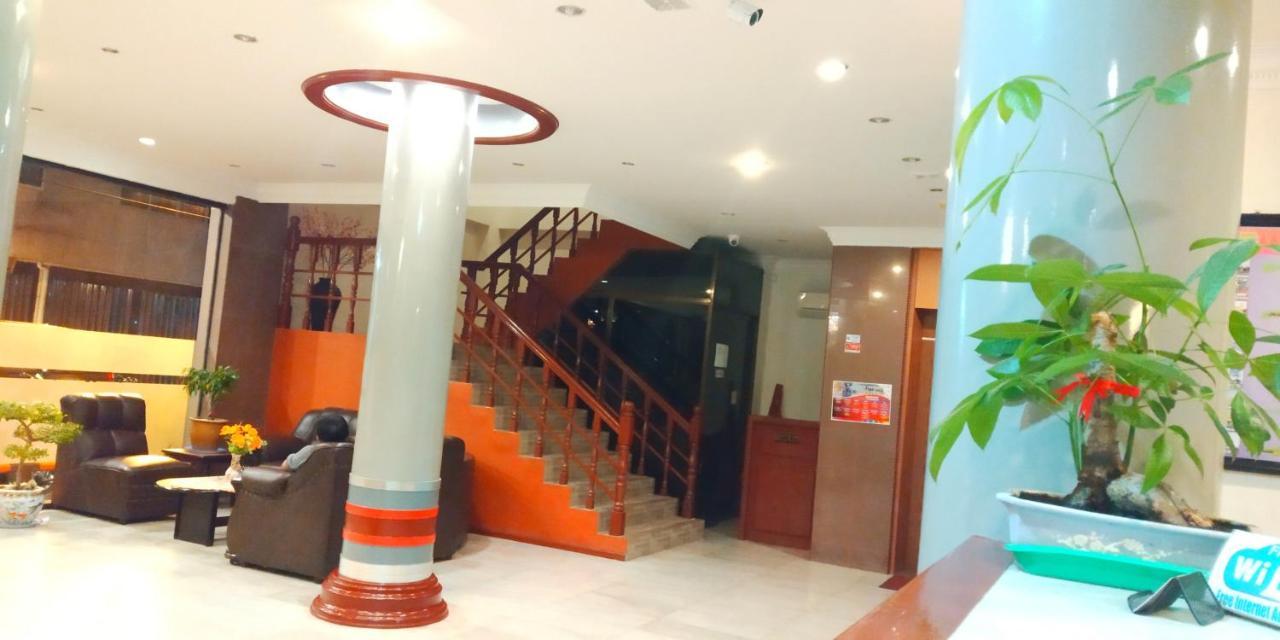 Paradise Hotel Tanjung Pinang Exterior photo