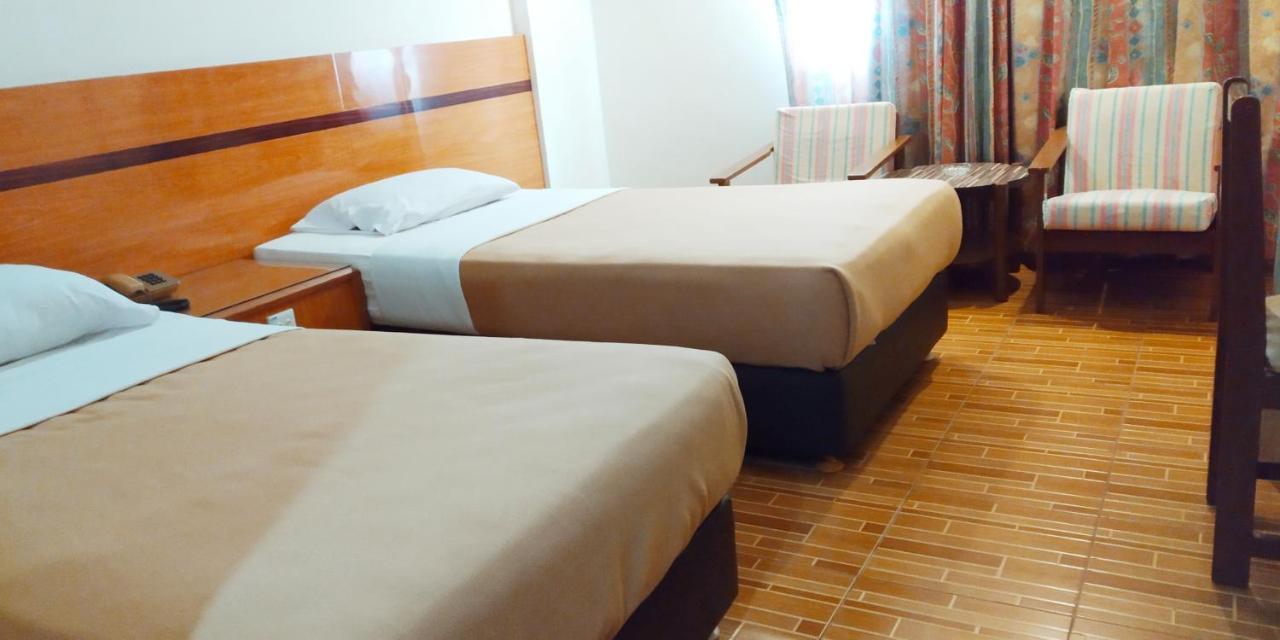 Paradise Hotel Tanjung Pinang Exterior photo